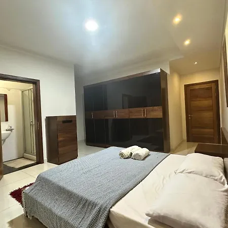 Luxury 400 M2 4 Bedroom With Sea View In *