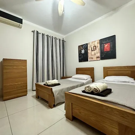 Luxury 400 M2 4 Bedroom With Sea View In *